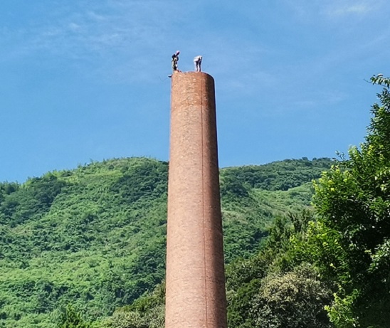 煙囪人工拆除公司施工環境與步驟